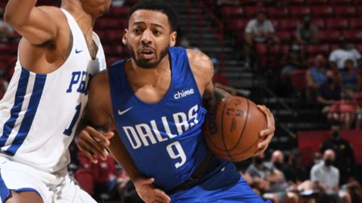 Report: Mavericks Sign Former Louisville G Carlik Jones to 10-Day Hardship Deal Report: Mavericks Sign Former Louisville G Carlik Jones to 10-Day Hardship Deal