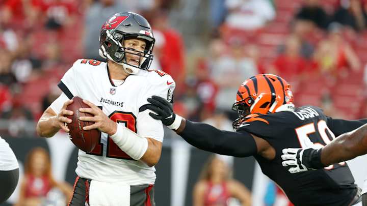 Former Longhorns DE Joseph Ossai Likely Out For Rookie Season