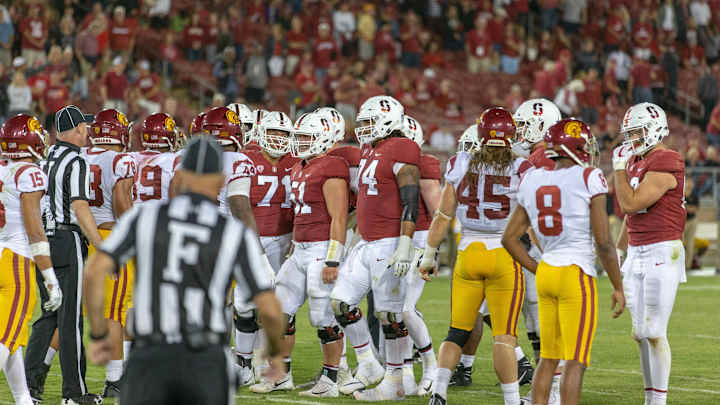 Raiders Re-Sign Tackle Devery Hamilton