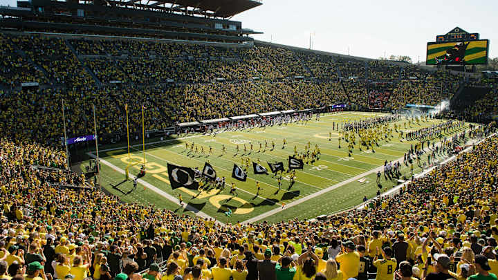 WATCH: Don Johnson Jr. Throws Up "O" With Dan Lanning Amid "Miracle" Recovery