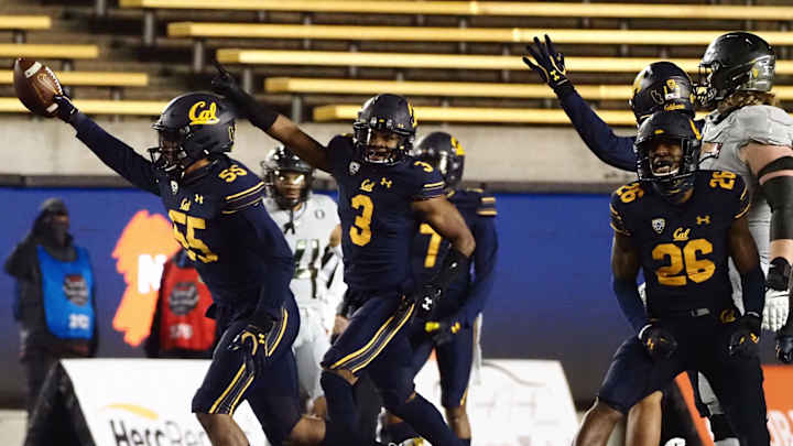 Bowl Projections: Up to 9 Pac-12 Teams May Land Postseason Berths Bowl Projections: Up to 9 Pac-12 Teams May Land Postseason Berths