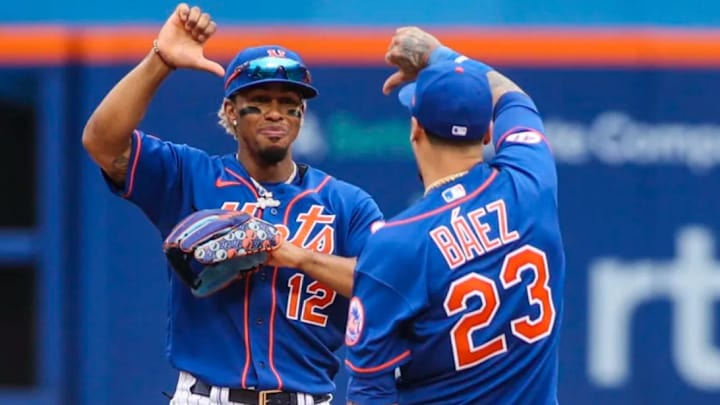 Javier Báez Gives Thumbs-Down To Mets Fans; Sandy Alderson Issues Statement Javier Báez Gives Thumbs-Down To Mets Fans; Sandy Alderson Issues Statement