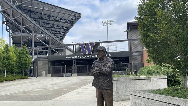 Pull Up a Chair to Our Pac-12 Roundtable As Season Approaches