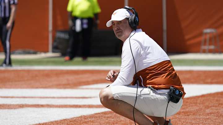 Texas Names Starting Quarterback for Season Opener vs Louisiana