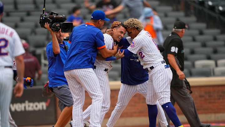Báez, Mets Repay Fans With Wild Walk-Off Victory Over Marlins