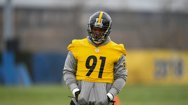 Steelers DE Stephon Tuitt Dealing With Knee Injury, 'Overweight' Steelers DE Stephon Tuitt Dealing With Knee Injury, 'Overweight'