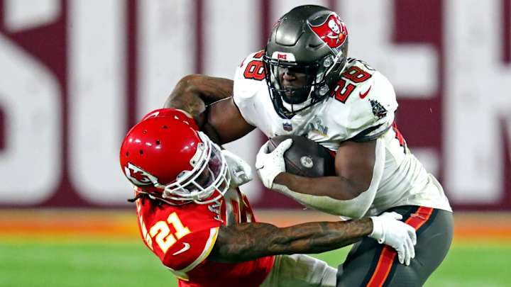 Former RB Coach Terry Robiskie Opens Up on Fournette’s Exit: ‘The Jaguars Were Trying to Blackball Him’