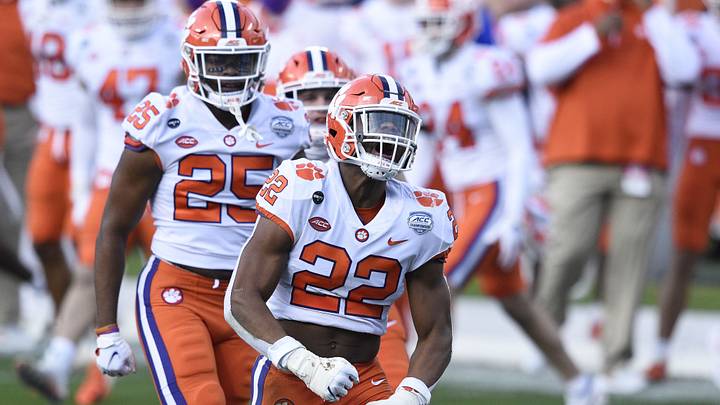Clemson LB Trenton Simpson Ready to 'Put On Show' In Front of Family Against Georgia