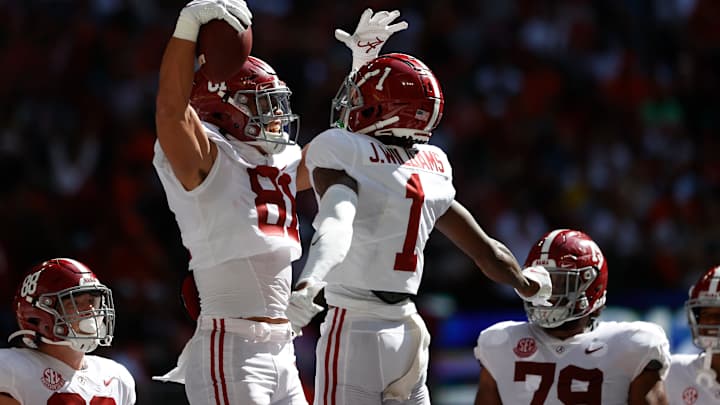 Spotlight belongs to Alabama's Cameron Latu in Kickoff Classic