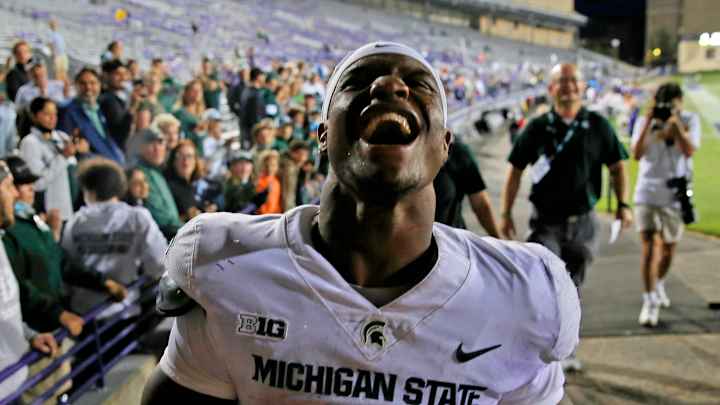 Michigan State RB Kenneth Walker III Earns Big Ten Honors After Career Night Against Northwestern Michigan State RB Kenneth Walker III Earns Big Ten Honors After Career Night Against Northwestern