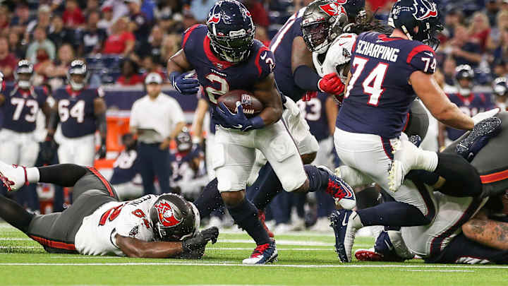 Where Does Texans' Mark Ingram Keep His Heisman Trophy?
