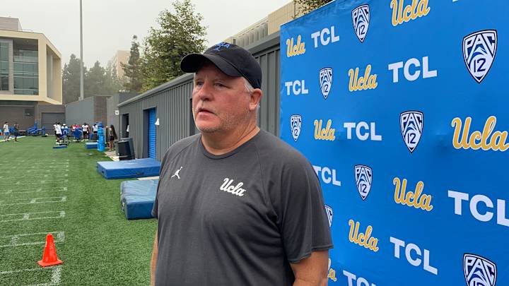 WATCH: Chip Kelly on Kyle Philips' Blocking, All-Around Contributions of the Staff