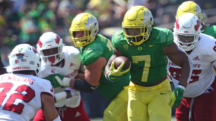 Oregon Offensive Players to Watch Against Ohio State Oregon Offensive Players to Watch Against Ohio State