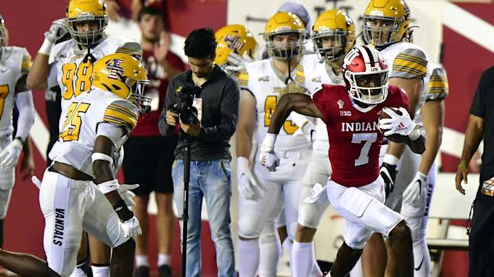 Great Special Teams Play Helps Indiana Win Home Opener Over Idaho, 56-14