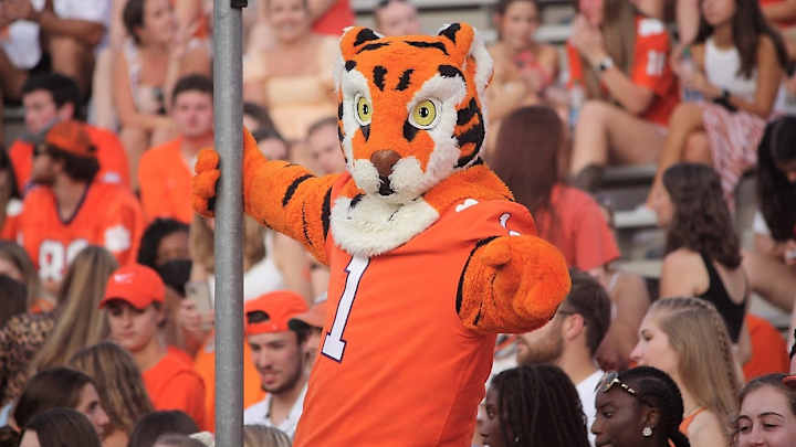 Clemson Offer 'Felt Like Dream' for 2023 OL Joshua Miller