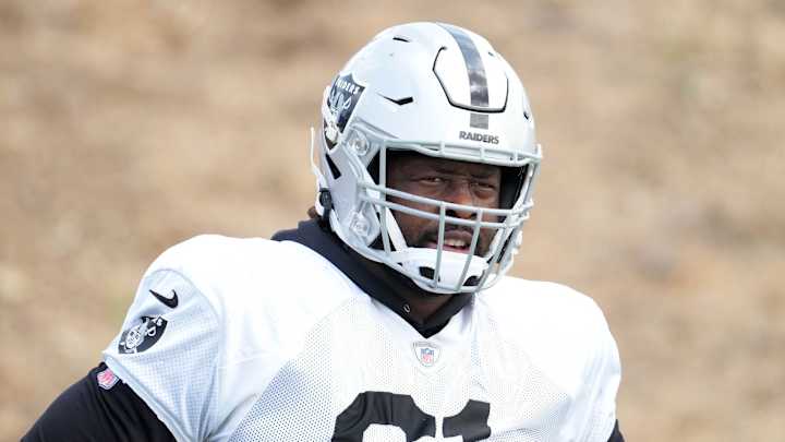 Raiders' Gerald McCoy Out for Season With Knee Injury