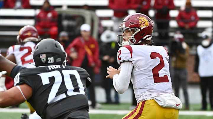 USC QB Jaxson Dart Dominates Over Washington State, Alumni Reacts