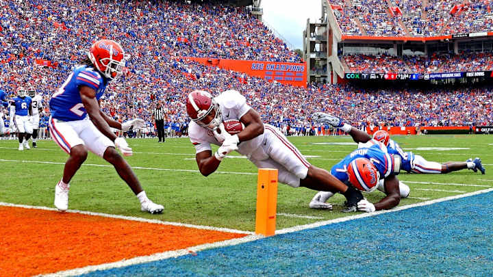 Florida Gators Trail 21-9 Against Top-Ranked Alabama Crimson Tide at Halftime Florida Gators Trail 21-9 Against Top-Ranked Alabama Crimson Tide at Halftime