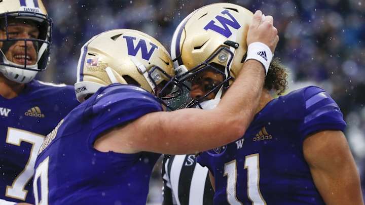 Huskies Find Offensive Comfort Zone and End Zone Over and Over, Win 52-3