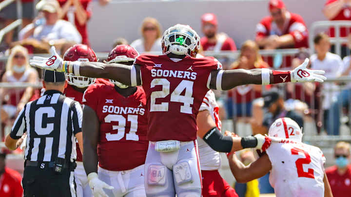 Oklahoma LB Brian Asamoah Selected by Minnesota Vikings