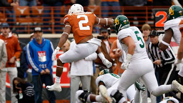 Roschon Johnson Delivers For Texas in Win Over Baylor Roschon Johnson Delivers For Texas in Win Over Baylor