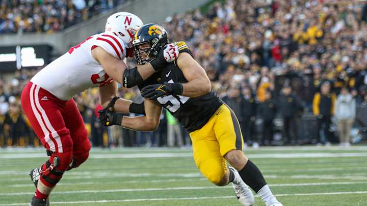 Reaction to Packers Picking Lukas Van Ness