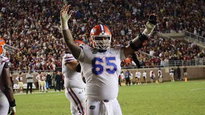 Kingsley Eguakun Leading New-Look Gators Offensive Line in Cohesion Process