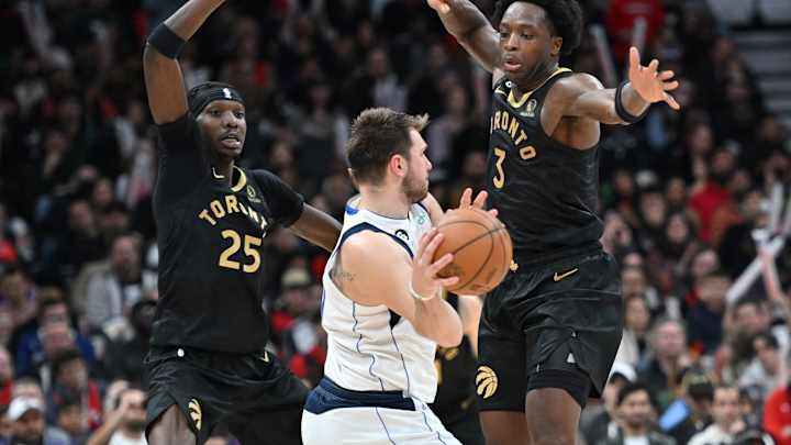 Mavs' Late-Game Blunders Continue as Christian Wood Sits in Clutch