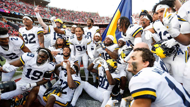 Michigan Football Team Goes On Ice at Hockey Game, Gets Shooed Off By Ref