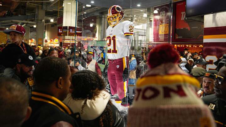 NFL World Reacts to Commanders’ Sean Taylor Statue Unveiling