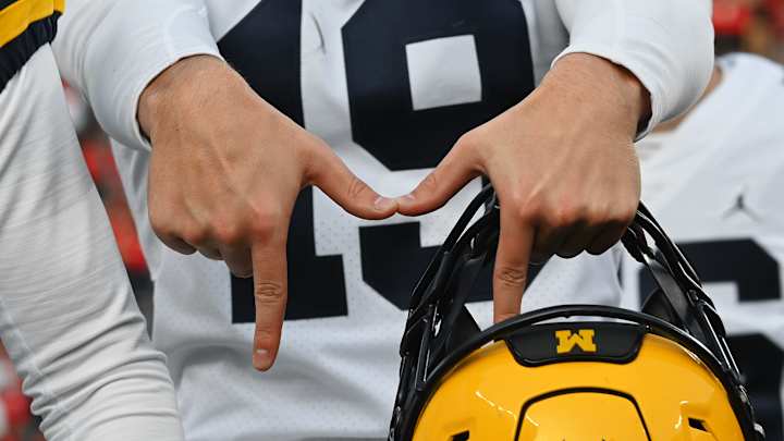 JUST IN: Huge Piece Of Michigan Offense To Return In 2023 JUST IN: Huge Piece Of Michigan Offense To Return In 2023