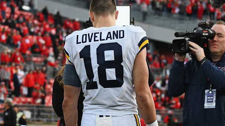 Bulked Up Colston Loveland Looks Poised For Breakout Season Bulked Up Colston Loveland Looks Poised For Breakout Season