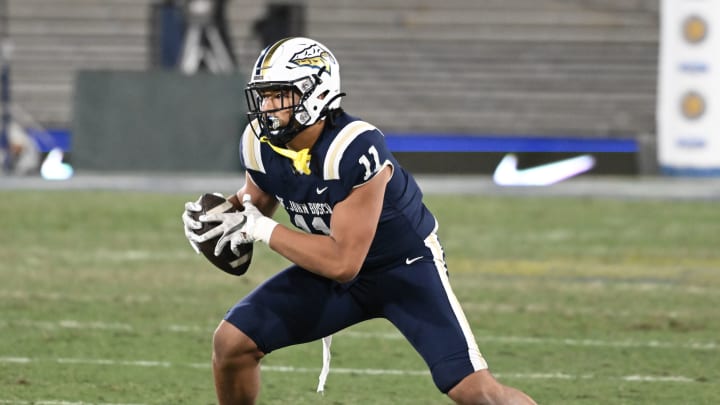 Losing the recruiting battle for Matayo Uiagalelei shows Lincoln Riley still has work to do at USC Losing the recruiting battle for Matayo Uiagalelei shows Lincoln Riley still has work to do at USC