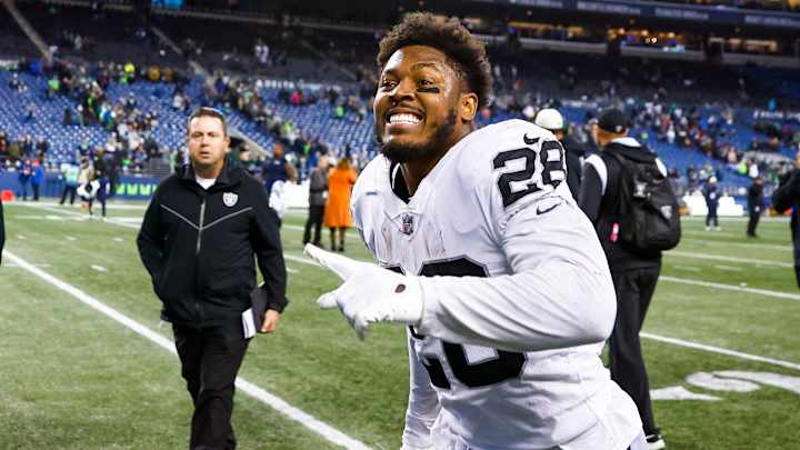 Raiders’ Josh Jacobs Caps Record-Breaking Day With Walk-Off TD vs. Seahawks Raiders’ Josh Jacobs Caps Record-Breaking Day With Walk-Off TD vs. Seahawks