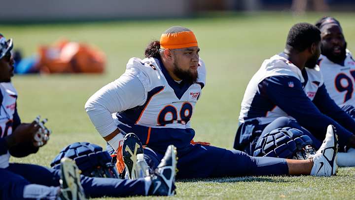 Broncos’ Mike Purcell Explains Incident With Russell Wilson