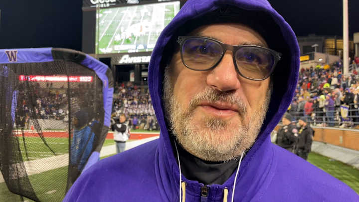 Former UW Tight End Bill Ames Happily Served as 'Road Dawg' for Apple Cup