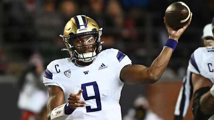 Penix, Martin, Bainivalu Receive Pac-12 Accolades for Apple Cup Win