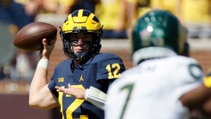 Big name Michigan quarterback enters the transfer portal