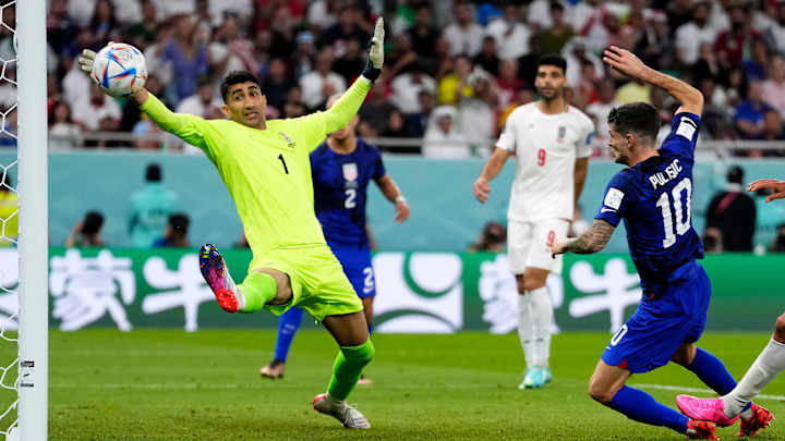 USMNT Holds On to Beat Iran, Advances to World Cup Knockout Stage