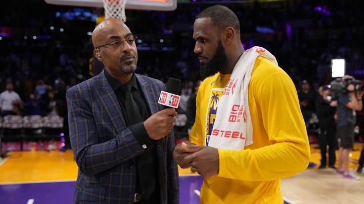 WATCH: LeBron James Rips Media for Not Asking About Jerry Jones