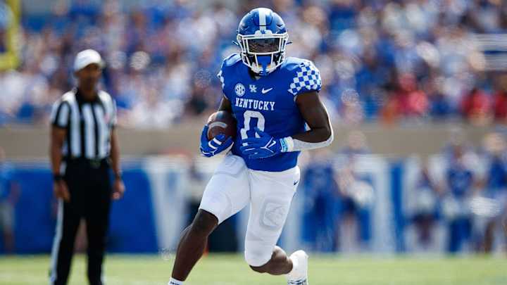 New: Kentucky RB Kavosiey Smoke Enters Transfer Portal