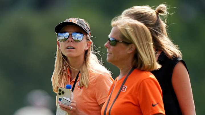 Elizabeth Blackburn Updates Bengals Fans With Impressive On- and Off-Field Numbers Elizabeth Blackburn Updates Bengals Fans With Impressive On- and Off-Field Numbers