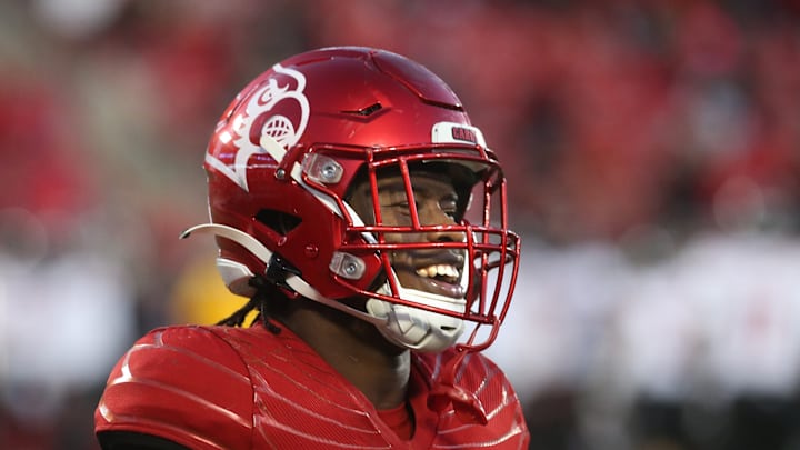 Louisville LB K.J. Cloyd Re-Enters Transfer Portal Louisville LB K.J. Cloyd Re-Enters Transfer Portal