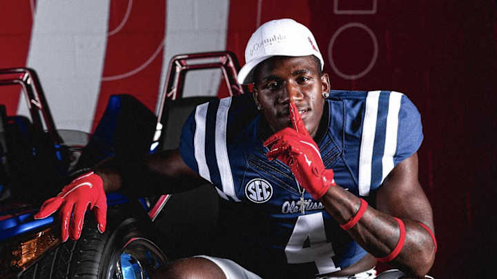 Ole Miss LB Suntarine Perkins Among 23 True Freshmen to Watch