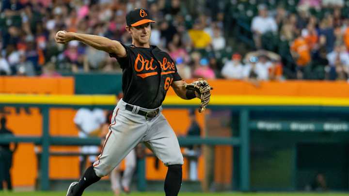 Houston Astros Claim Utility Infielder From Chicago Cubs