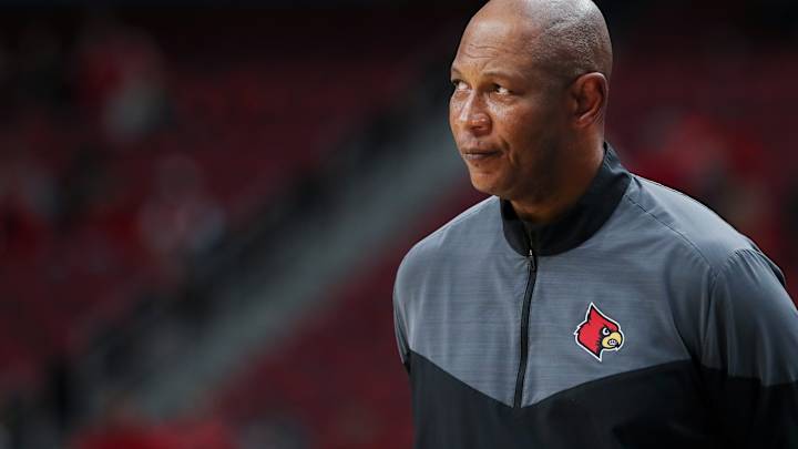 Kenny Payne's Message to Fans Amid Winless Start: 'I Want True Louisville Fans' Kenny Payne's Message to Fans Amid Winless Start: 'I Want True Louisville Fans'
