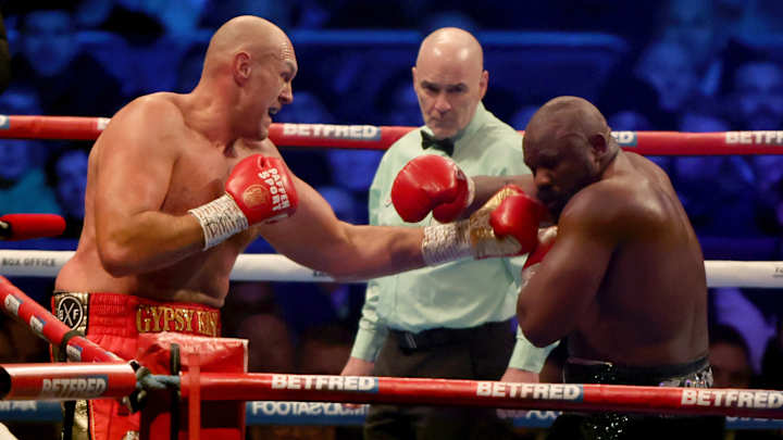 Fury Easily Beats Chisora to Retain WBC Heavyweight Belt