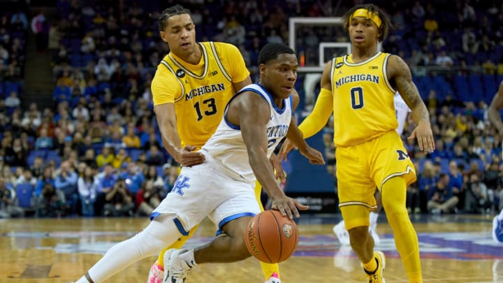 Cason Wallace, Sahvir Wheeler Excel Late in Wildcats' 73-69 Win Over Michigan