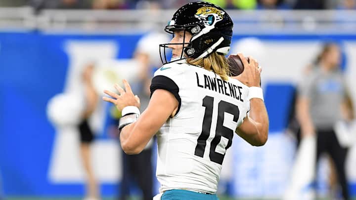 Jaguars QB Trevor Lawrence Appears to Get Injured on Scary Play vs. Lions