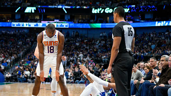 NBA Twitter Reacts to Mavs Dominating Suns NBA Twitter Reacts to Mavs Dominating Suns